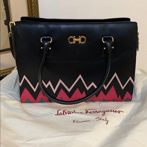 Salvatore Ferragamo 21-G198 Black Bag  and wallet